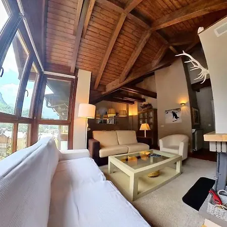 Apartment El Atico De Luz - Tucasaenlospirineos